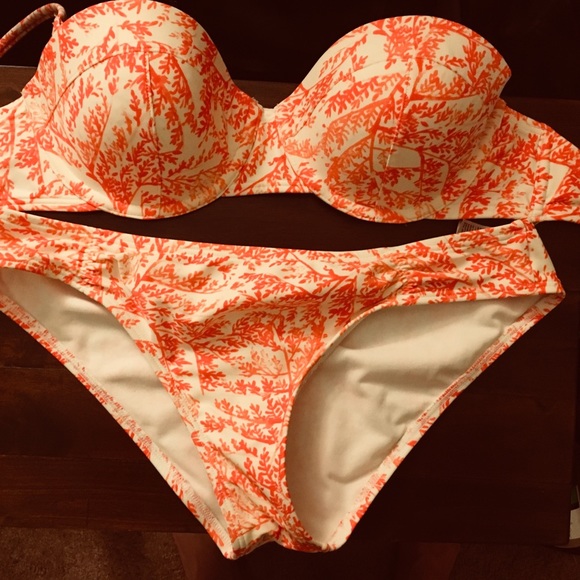 NWOT!!!!! Toile Patterned Bikini - Picture 4 of 7